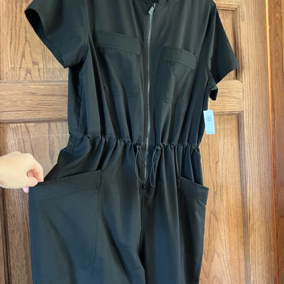 Old Navy athletic jogger jumpsuit size M. NEW WITH TAGS - Picture 2 of 5